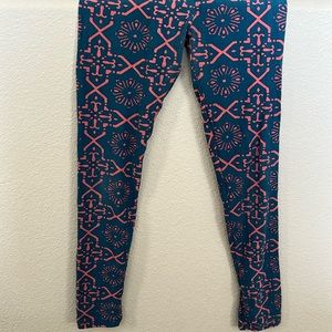 Gently used Lularoe soft leggings from
Smoke free home
